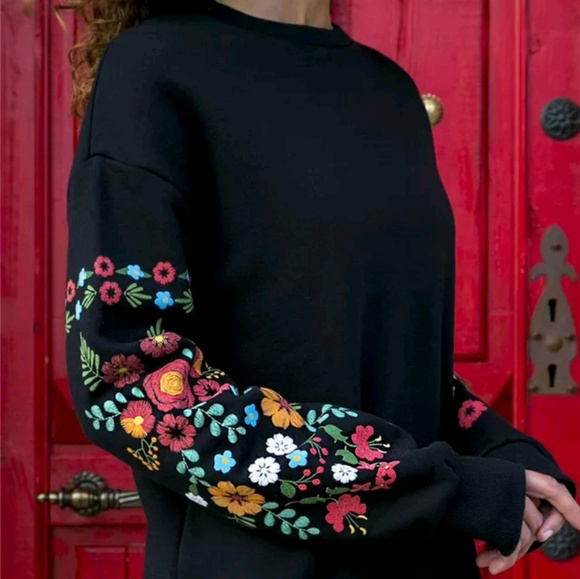 New with tags chic floral print sweatshirt dress - Picture 5 of 8